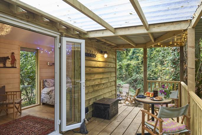 Hazel Tree Cabin veranda, Wendover, Buckinghamshire
