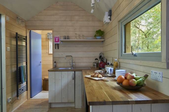 hazel tree cabin cosy cabin buckinghamshire kitchen and en suite bathroom