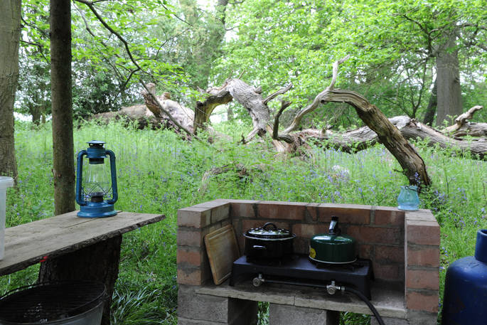Dine al fresco at Wild Wood Bluebell in Gloucestershire 