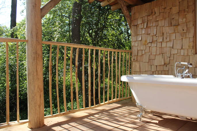 tree cabin wildest washes outdoor bath tub 