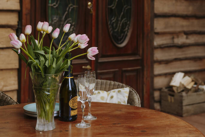 outside dining table and flowers