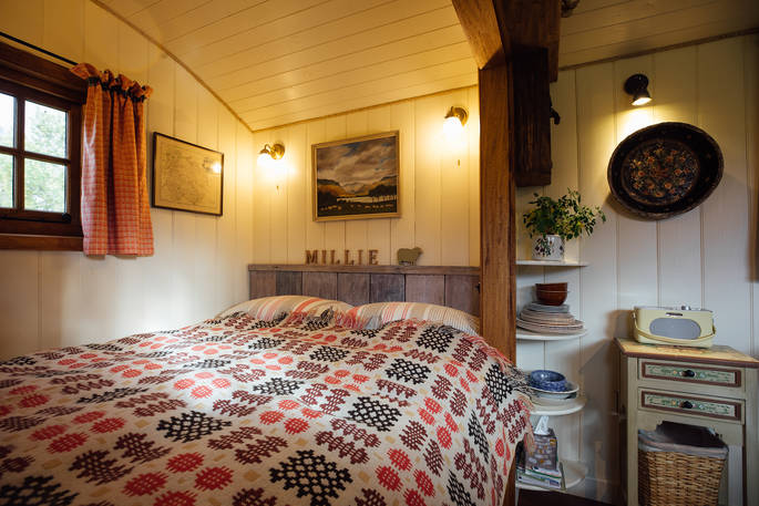 Millie the Hut shepherd's hut double bed, Wegnalls Mill, Presteigne, Herefordshire - Owen Howells Photography