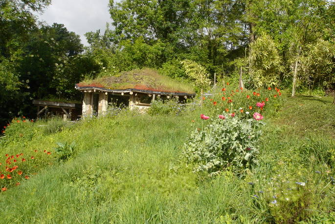 la maison ronde roundhouse exterior