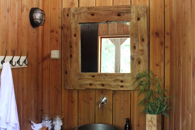 Shower house for guests of Le Camp in Tarn-et-Garonne in France 