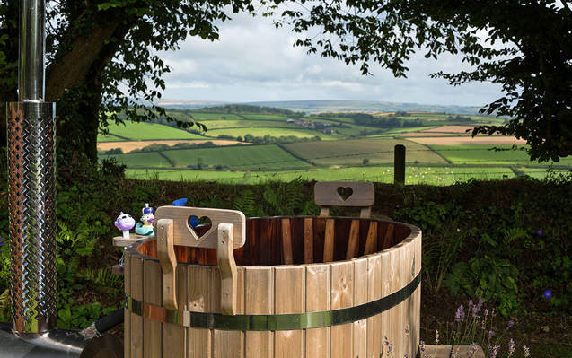 Places with hot tubs